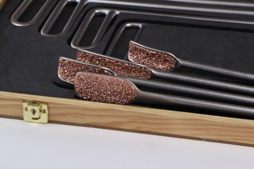 Toothed raspTooth rasp set for small horses in wooden case